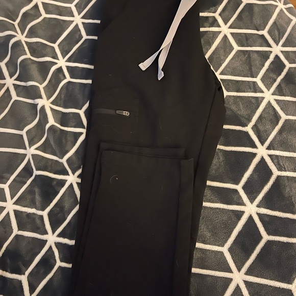 Selling all my scrub pants no longer fit me worn only once probably each one . - Picture 11 of 16